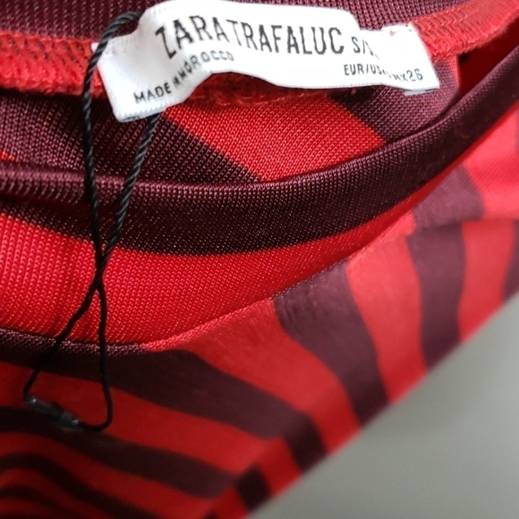 Zara Stripped with Ruffled Hem Blouse Size S - Picture 3 of 6